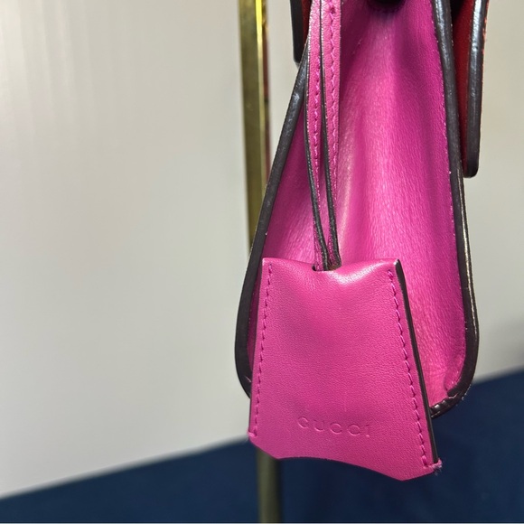 GUCCI GG Supreme with Padlock & Chain Strap Shoulder Bag - Picture 3 of 16